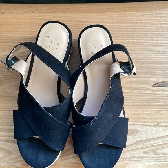 🚫SOLD🚫 Black Buckle Wedges 🖤 👡 - Picture 6 of 15